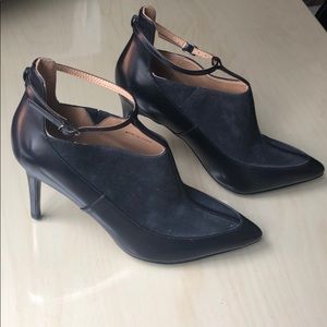 NEW Navy booties with sexy thin t strap